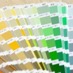 外壁塗装で人気の色 TOP7｜色選びのポイントや失敗しないためのコツを紹介！